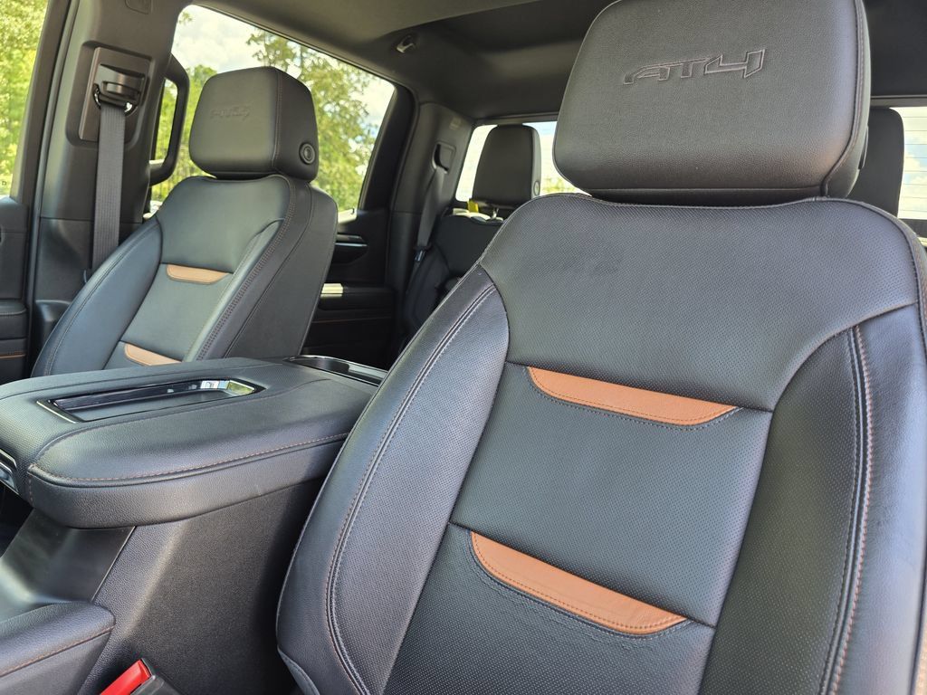 Used 2022 GMC Sierra 1500 AT4 w/ AT4 Preferred Package AWD/4WD image 17