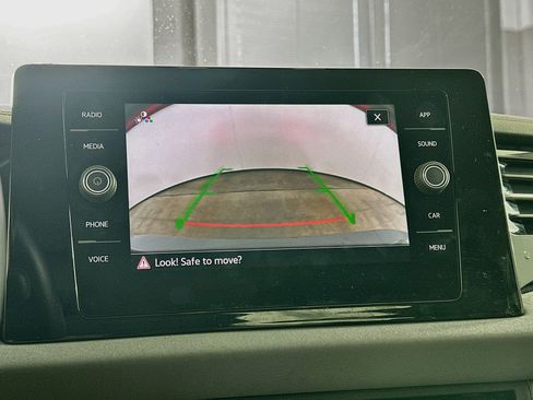 Used 2025 Volkswagen Jetta SE FWD image 22