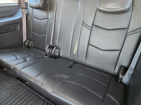 Used 2020 Cadillac Escalade Premium Luxury image 10