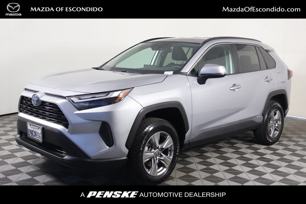Used 2024 Toyota RAV4 XLE AWD/4WD image 1