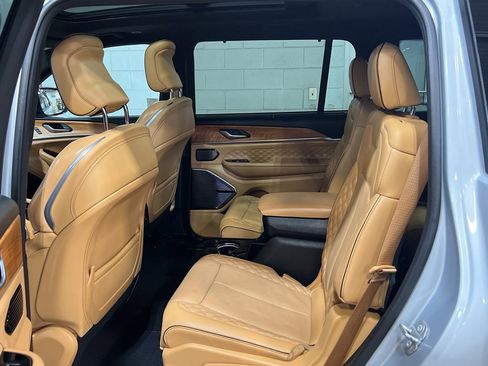 Used 2021 Jeep Grand Cherokee L Summit image 37