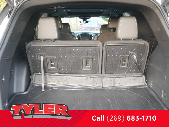 Used 2023 Chevrolet Traverse Premier w/ LPO, Floor Liner Package FWD image 15