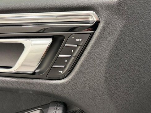 New 2026 Porsche Macan image 18