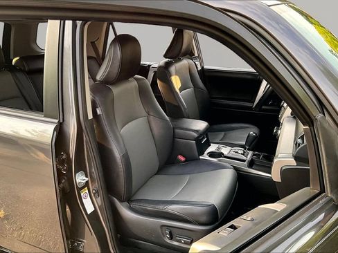 Used 2017 Toyota 4Runner SR5 Premium RWD image 20