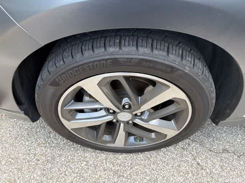 Used 2019 Hyundai Kona Limited AWD/4WD image 11