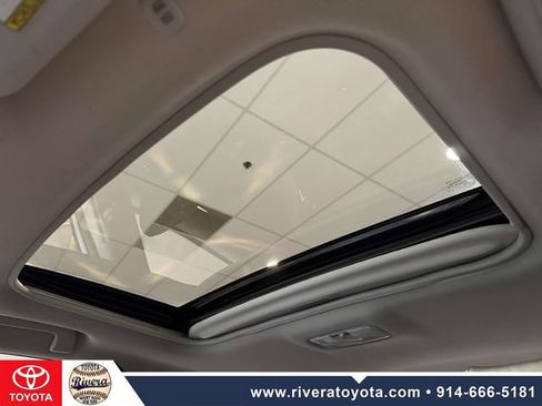 Used 2017 Toyota Corolla SE 50th Anniversary FWD image 25