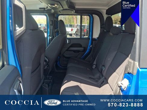 Used 2023 Jeep Gladiator Overland AWD/4WD image 10