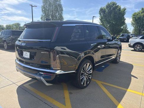 New 2026 Cadillac Vistiq Premium Luxury w/ LPO, Floor Liner Package AWD/4WD image 3