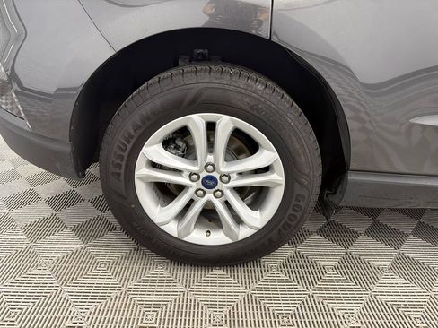 Used 2020 Ford Edge SEL w/ Convenience Package FWD image 18
