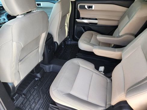 Used 2023 Ford Explorer XLT image 31