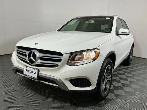 Used 2017 Mercedes-Benz GLC 300 image 2