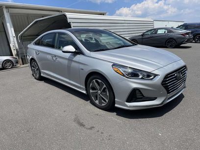 Used 2019 Hyundai Sonata Limited w/ Ultimate Package 02