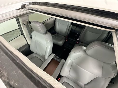 Used 2024 Toyota Sienna XLE image 22