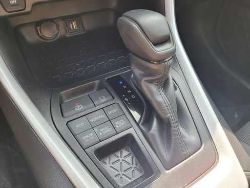 Used 2024 Toyota RAV4 LE image 20