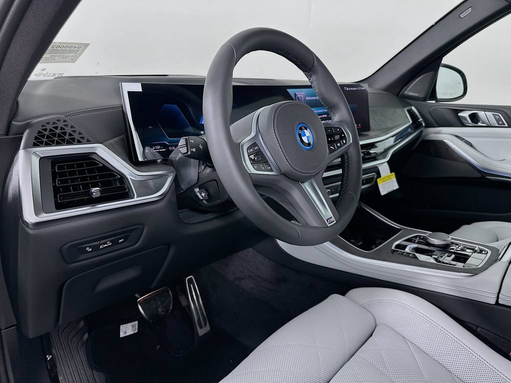 Used 2026 BMW X5 xDrive50e w/ M Sport Package AWD/4WD image 9
