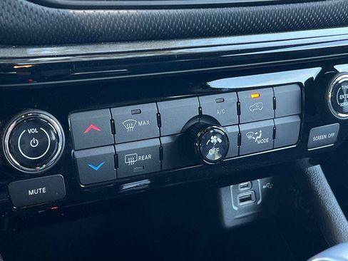 New 2026 Jeep Compass Latitude AWD/4WD image 21