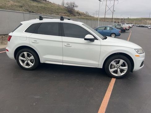 Used 2020 Audi Q5 2.0T Premium w/ Convenience Package image 5