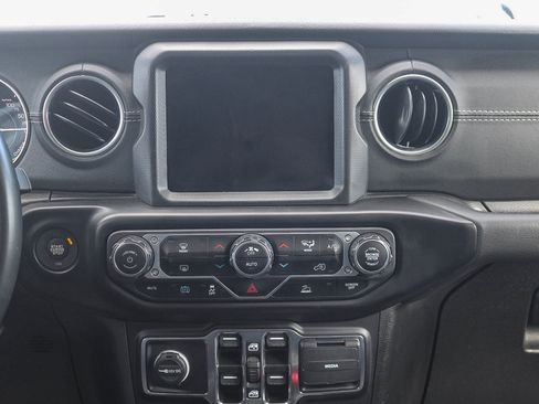 Used 2022 Jeep Wrangler Unlimited Sahara image 14