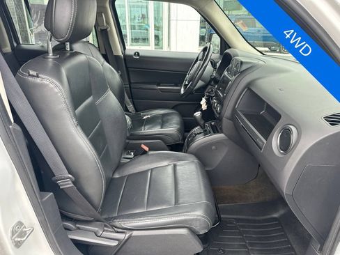 Used 2017 Jeep Patriot High Altitude AWD/4WD image 7