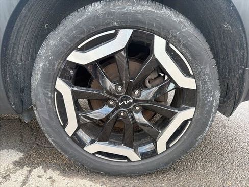 Certified 2024 Kia Telluride EX w/ EX Captain's Chair Package image 10