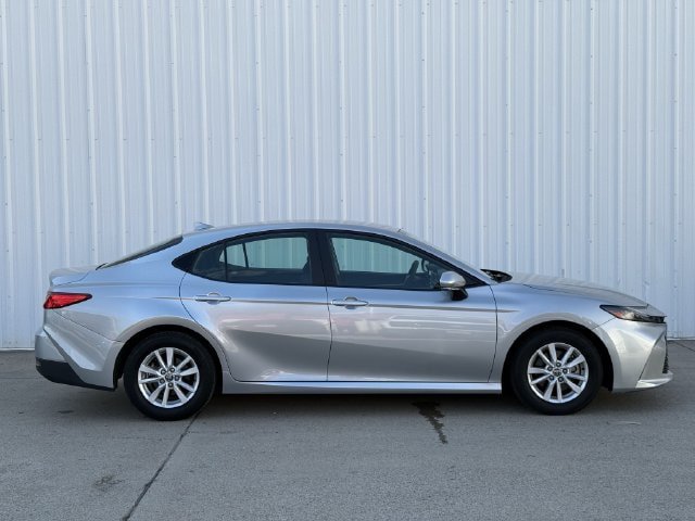 Used 2025 Toyota Camry LE FWD image 3