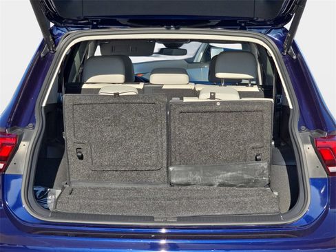 Used 2022 Volkswagen Tiguan SE image 18