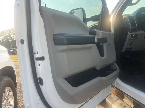 Used 2019 Ford F350 XLT w/ XLT Value Package AWD/4WD image 9