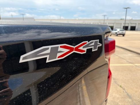 Used 2024 Chevrolet Silverado 2500 LT w/ Convenience Package AWD/4WD image 16