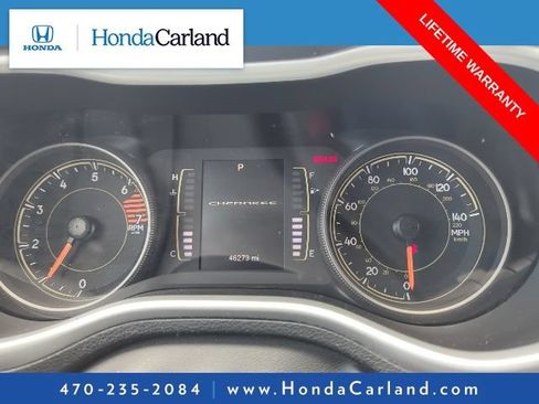 Used 2018 Jeep Cherokee Latitude Plus w/ Comfort/Convenience Group FWD image 6