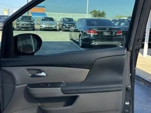 Used 2016 Honda Odyssey Touring Elite image 23