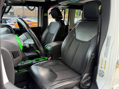 Used 2018 Jeep Wrangler Unlimited Sport AWD/4WD image 25
