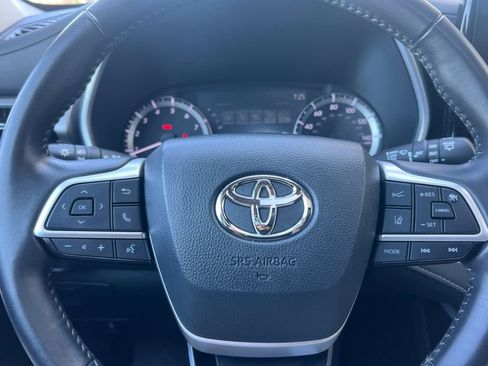 Certified 2024 Toyota Highlander XLE AWD/4WD image 25