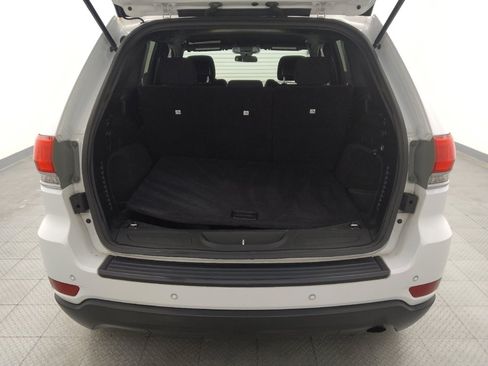 Used 2018 Jeep Grand Cherokee Laredo image 29