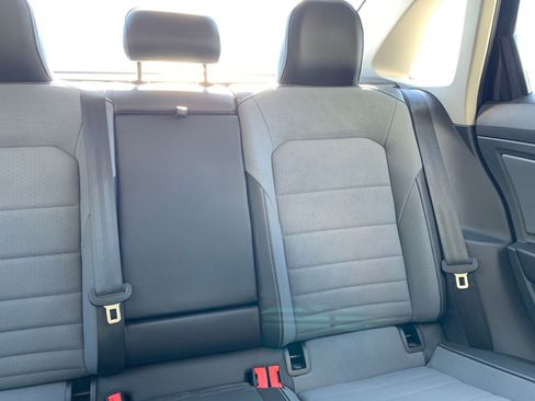 Used 2025 Volkswagen Jetta SE image 36