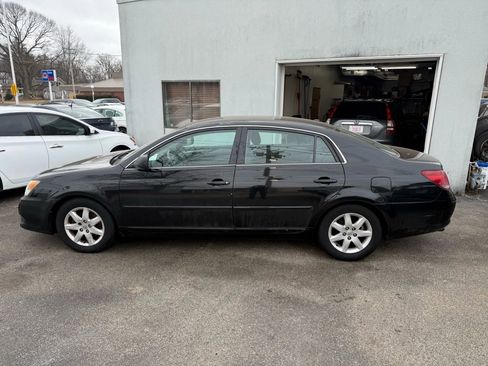 Used 2009 Toyota Avalon XLS image 1