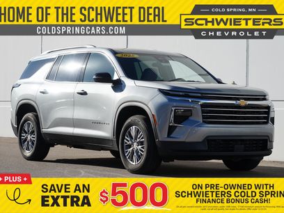 Used 2025 Chevrolet Traverse LT