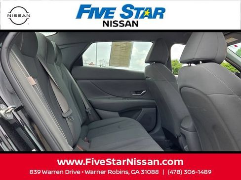 Used 2024 Hyundai Elantra SEL FWD image 13