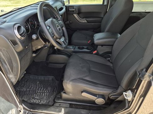 Used 2017 Jeep Wrangler Sport w/ Connectivity Group image 10