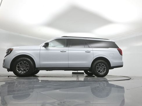 Used 2025 Ford Expedition Max Active RWD image 8