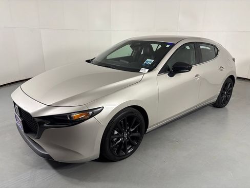 Used 2024 MAZDA MAZDA3 s FWD image 4