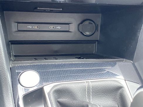 New 2026 Volkswagen Taos SE image 25