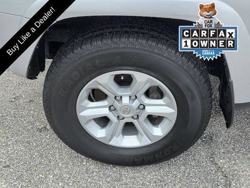 Used 2024 Toyota 4Runner SR5 AWD/4WD image 34