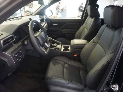 Used 2025 Toyota Tacoma TRD Sport w/ TRD Sport Premium Package AWD/4WD image 20