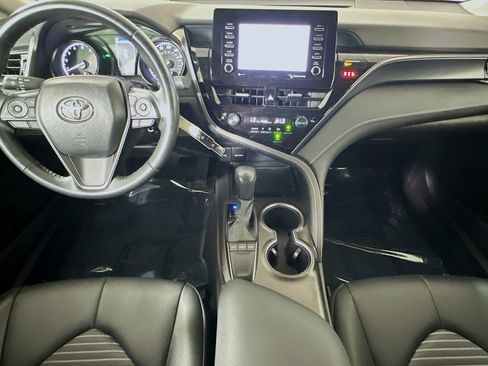 Used 2024 Toyota Camry SE image 26