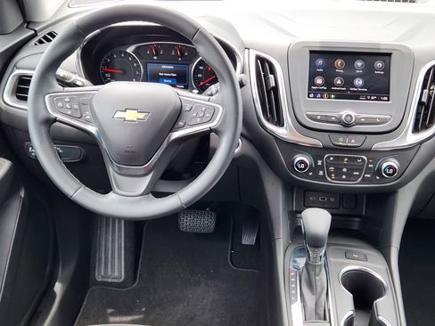 Used 2024 Chevrolet Equinox LT FWD image 9