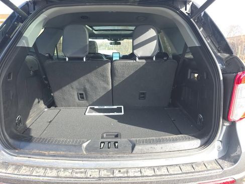 Certified 2023 Ford Explorer Limited w/ Limited Technology Package image 11