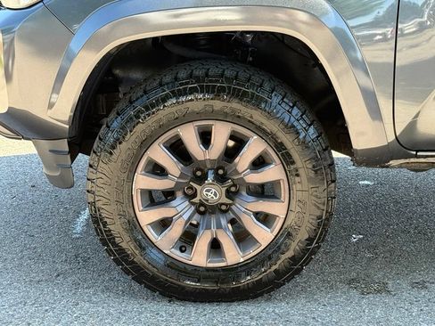 Used 2021 Toyota Tacoma Limited w/ Nightshade Package AWD/4WD image 5