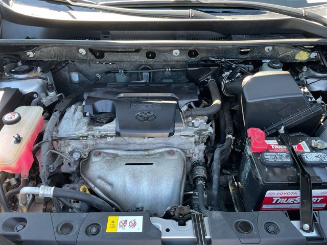 Used 2018 Toyota RAV4 LE AWD/4WD image 14