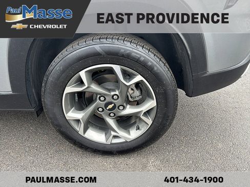 Used 2024 Chevrolet Trax LT w/ Driver Confidence Package FWD image 8