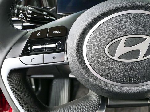 Used 2024 Hyundai Elantra Limited FWD image 11